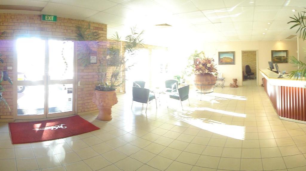 The Lodge Motel Порт Хедланд Екстериор снимка