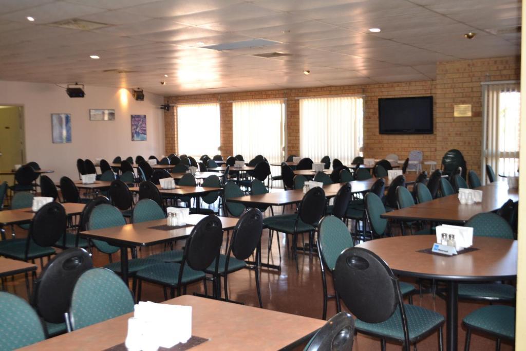 The Lodge Motel Порт Хедланд Екстериор снимка