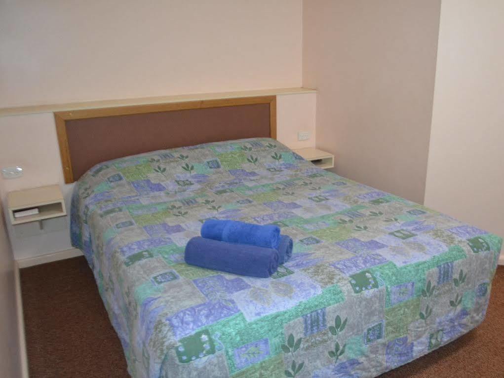The Lodge Motel Порт Хедланд Екстериор снимка